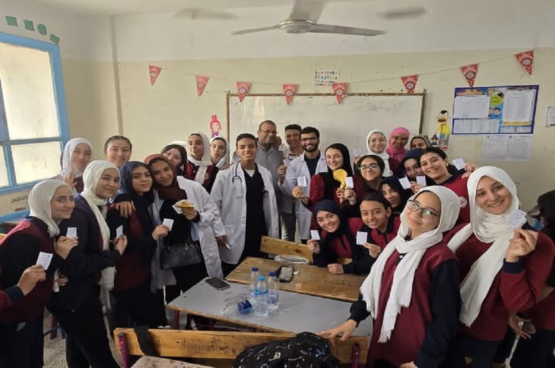 الجامعة الأهلية تنظم زيارة توعوية لطلاب المدارس